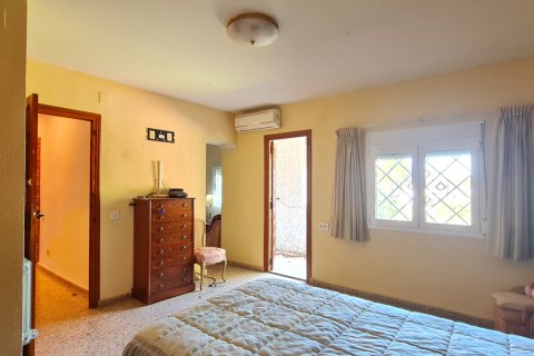 Villa en venta en Paterna, València, España 5 dormitorios, 498 m2 No. 149689 - foto 5