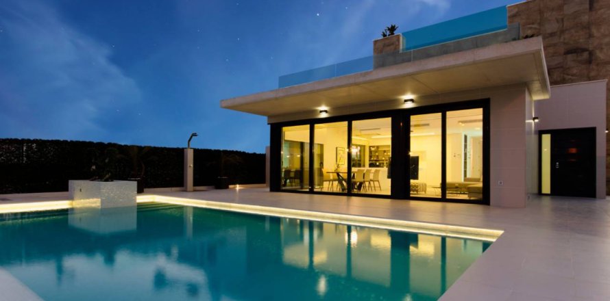 Villa a Alicante, Spagna 4 camere da letto, 157 mq. N° 134036