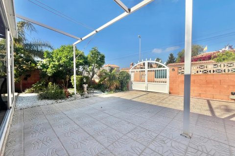 Apartment for sale in Alicante, Spain 3 bedrooms, 51 sq.m. No. 177510 - photo 4