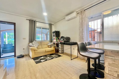 Apartment for sale in Alicante, Spain 3 bedrooms, 51 sq.m. No. 177510 - photo 14