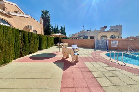 Apartment for sale in Alicante, Spain 3 bedrooms, 51 sq.m. No. 177510 - photo 12