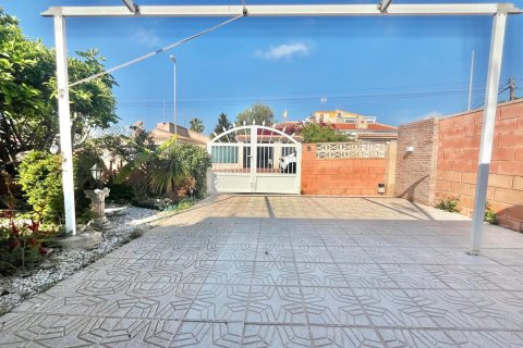Apartment for sale in Alicante, Spain 3 bedrooms, 51 sq.m. No. 177510 - photo 2