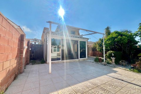 Apartment for sale in Alicante, Spain 3 bedrooms, 51 sq.m. No. 177510 - photo 3