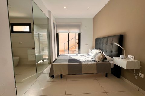Apartment for sale in La Zenia, Alicante, Spain 3 bedrooms, 96 sq.m. No. 177512 - photo 22