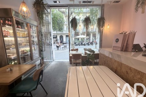 Cafetería / restaurante en alquiler en Barcelona, España 152 m2 No. 195761 - foto 2
