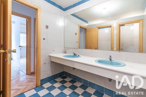 Lägenhet till salu i Torrelodones, Madrid, Spanien 3 sovrum, 126 kvm. Nr. 195765 - foto 28