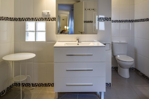 Dzīvoklis pārdošanā Madrid, Spānijā 3 istabas, 97 m2 Nr. 179964 - attēls 6