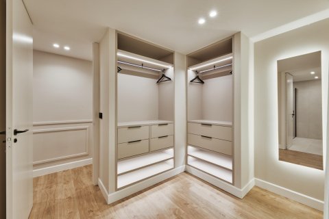 Duplex for sale in Madrid, Spain 2 bedrooms, 120 sq.m. No. 179963 - photo 7