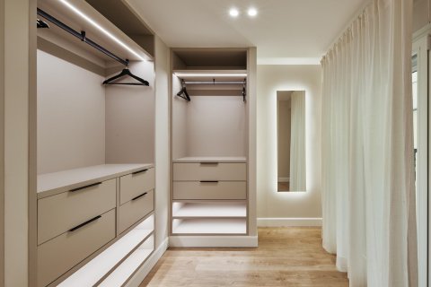 Duplex for sale in Madrid, Spain 2 bedrooms, 120 sq.m. No. 179963 - photo 6