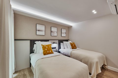 Duplex for sale in Madrid, Spain 2 bedrooms, 120 sq.m. No. 179963 - photo 5