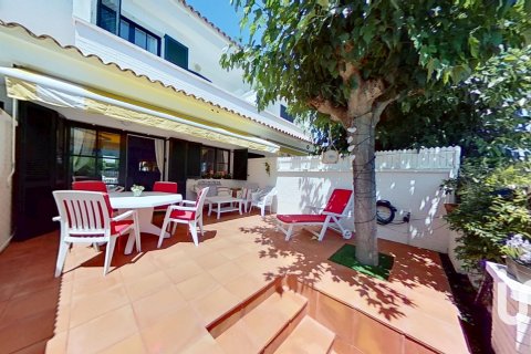 Townhouse in Creixell, Tarragona, Spanien 3 Schlafzimmer, 185 m2 Nr. 153308