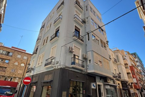 Apartment in Alicante, Spain 3 bedrooms, 77 sq.m. No. 153306