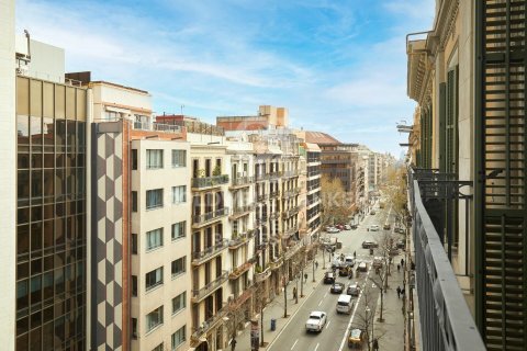 Kattohuoneisto myytävänä Barcelona, Espanja, 2 makuuhuonetta, 139 m2 No. 158803 - kuva 24