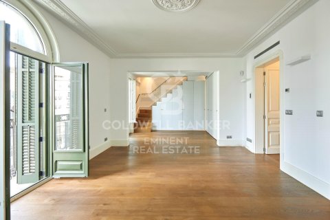 Kattohuoneisto myytävänä Barcelona, Espanja, 2 makuuhuonetta, 139 m2 No. 158803 - kuva 15