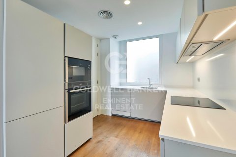 Kattohuoneisto myytävänä Barcelona, Espanja, 2 makuuhuonetta, 139 m2 No. 158803 - kuva 13