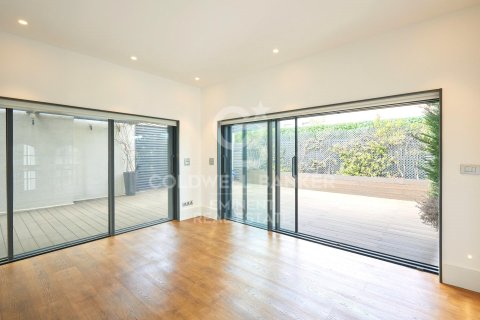 Kattohuoneisto myytävänä Barcelona, Espanja, 2 makuuhuonetta, 139 m2 No. 158803 - kuva 4