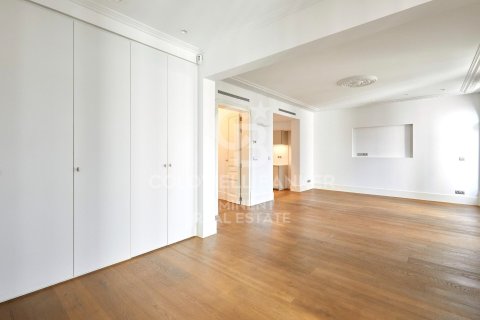 Kattohuoneisto myytävänä Barcelona, Espanja, 2 makuuhuonetta, 139 m2 No. 158803 - kuva 22