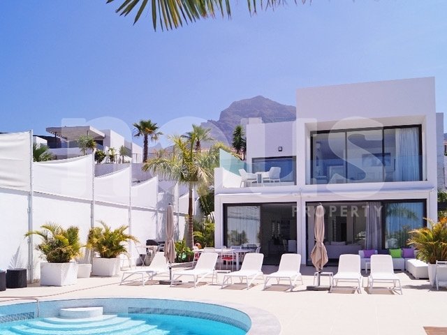 Villa i Adeje, Tenerife, Spanien 8 sovrum, 498 kvm. Nr. 102902