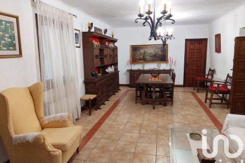 Hus i Spanien 6 sovrum, 691 kvm. Nr. 152940