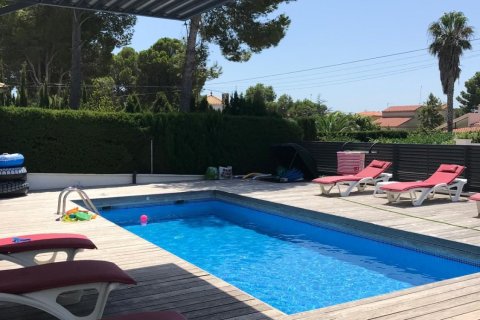 Продажа дома в Л'Аметлья-де-Мар, Таррагона, Испания 3 спальни, 178м2 №152937 - фото 7