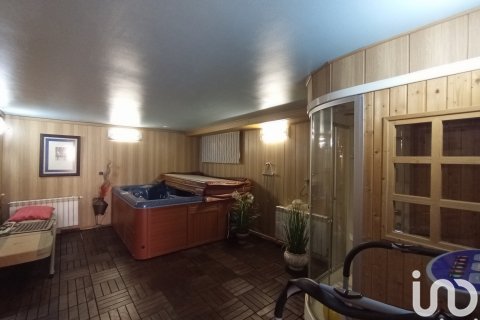 Dom w Meco, Madrid, Hiszpania 5 sypialni, 262 mkw. nr 152935 – zdjęcie 27