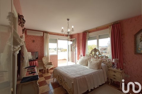 Dom w Meco, Madrid, Hiszpania 5 sypialni, 262 mkw. nr 152935 – zdjęcie 19