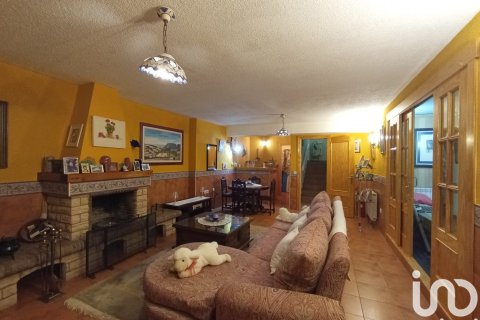 Dom w Meco, Madrid, Hiszpania 5 sypialni, 262 mkw. nr 152935 – zdjęcie 26