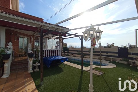 Hus i Meco, Madrid, Spanien 5 sovrum, 262 kvm. Nr. 152935