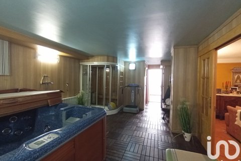 Dom w Meco, Madrid, Hiszpania 5 sypialni, 262 mkw. nr 152935 – zdjęcie 28