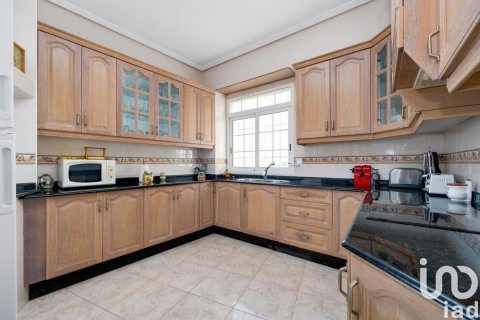 Huoneisto myytävänä Torrevieja, Alicante, Espanja, 4 makuuhuonetta, 146 m2 No. 152938 - kuva 12