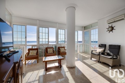 Huoneisto myytävänä Torrevieja, Alicante, Espanja, 4 makuuhuonetta, 146 m2 No. 152938 - kuva 2