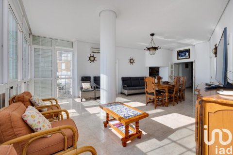 Huoneisto myytävänä Torrevieja, Alicante, Espanja, 4 makuuhuonetta, 146 m2 No. 152938 - kuva 4