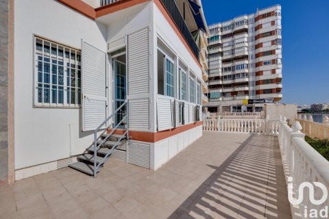 Huoneisto myytävänä Torrevieja, Alicante, Espanja, 4 makuuhuonetta, 146 m2 No. 152938 - kuva 15