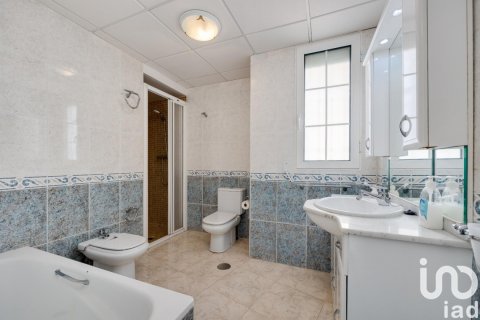 Huoneisto myytävänä Torrevieja, Alicante, Espanja, 4 makuuhuonetta, 146 m2 No. 152938 - kuva 14