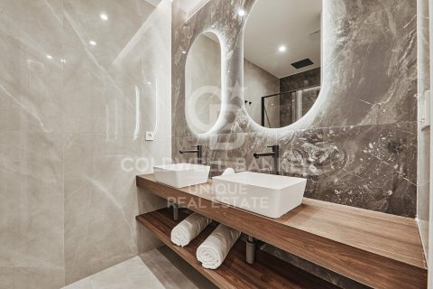 Huoneisto myytävänä Madrid, Espanja, 2 makuuhuonetta, 64 m2 No. 157461 - kuva 20