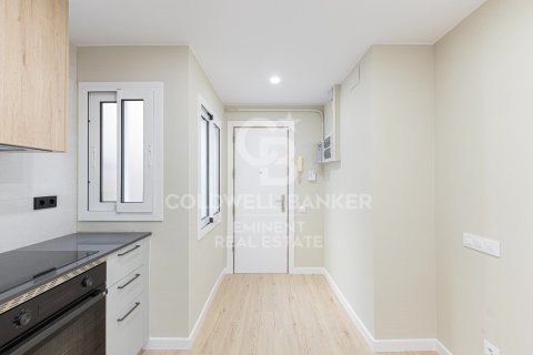 Apartamento en venta en Barcelona, España 3 dormitorios, 70 m2 No. 157459 - foto 11