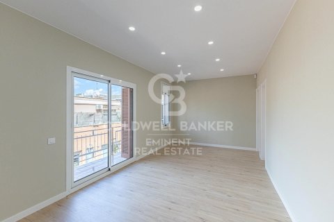 Apartamento en venta en Barcelona, España 3 dormitorios, 70 m2 No. 157459 - foto 2