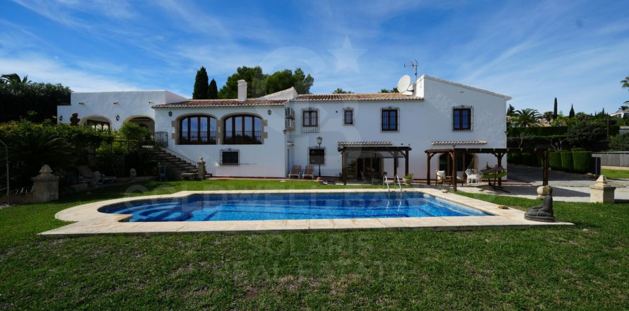 Willa w Javea, Alicante, Hiszpania 4 sypialnie, 577 mkw. nr 157462