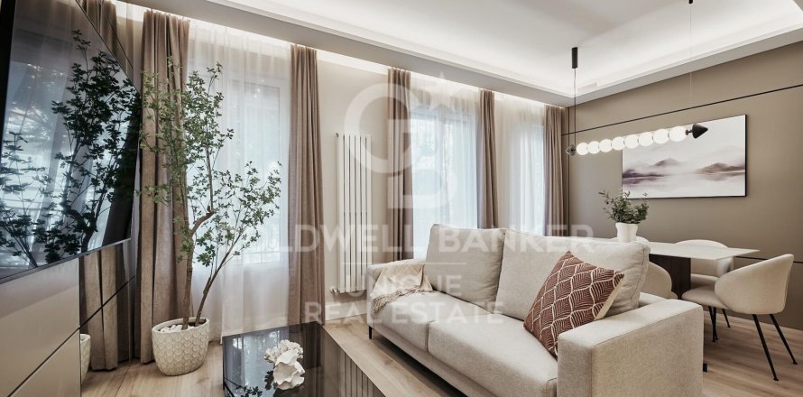 Apartamento en Madrid, España 2 dormitorios, 91 m2 No. 157460