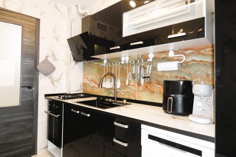 Apartment for sale in Torrevieja, Alicante, Spain 3 bedrooms, 85 sq.m. No. 144414 - photo 23