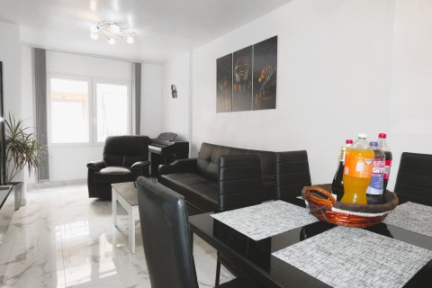 Apartment for sale in Torrevieja, Alicante, Spain 3 bedrooms, 85 sq.m. No. 144414 - photo 25