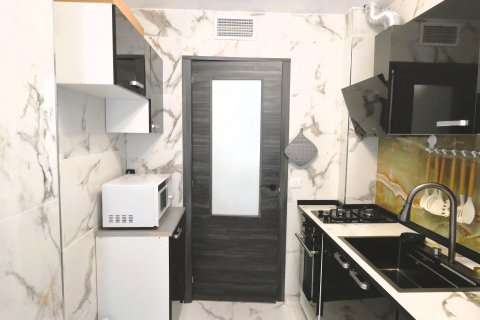 Apartment for sale in Torrevieja, Alicante, Spain 3 bedrooms, 85 sq.m. No. 144414 - photo 24