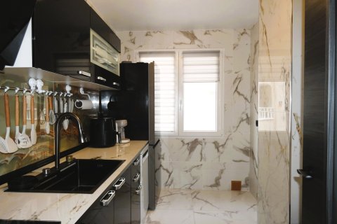 Apartment for sale in Torrevieja, Alicante, Spain 3 bedrooms, 85 sq.m. No. 144414 - photo 21