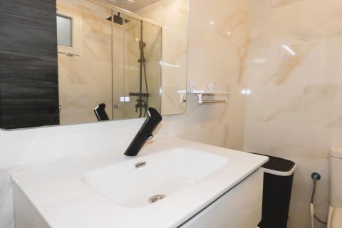 Apartment for sale in Torrevieja, Alicante, Spain 3 bedrooms, 85 sq.m. No. 144414 - photo 14