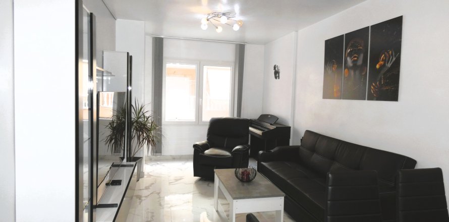 Apartment in Torrevieja, Alicante, Spain 3 bedrooms, 85 sq.m. No. 144414