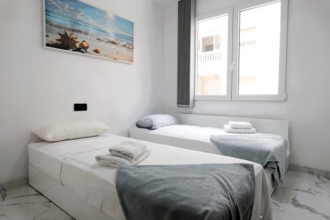 Apartment for sale in Torrevieja, Alicante, Spain 3 bedrooms, 85 sq.m. No. 144414 - photo 9