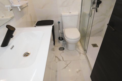 Apartment for sale in Torrevieja, Alicante, Spain 3 bedrooms, 85 sq.m. No. 144414 - photo 13