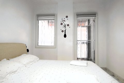 Apartment for sale in Torrevieja, Alicante, Spain 3 bedrooms, 85 sq.m. No. 144414 - photo 19