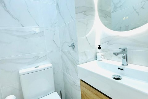 Apartment for sale in Torrevieja, Alicante, Spain 3 bedrooms, 83 sq.m. No. 144415 - photo 6