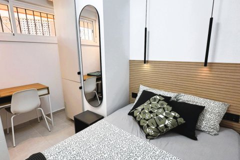 Apartment for sale in Torrevieja, Alicante, Spain 3 bedrooms, 83 sq.m. No. 144415 - photo 4